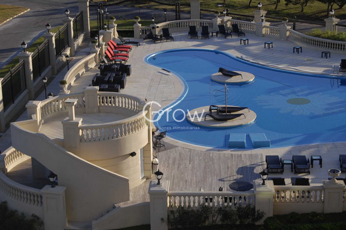 Apartamento ID.2585 - Le Jardin, esquinero piso alto, garaje doble.