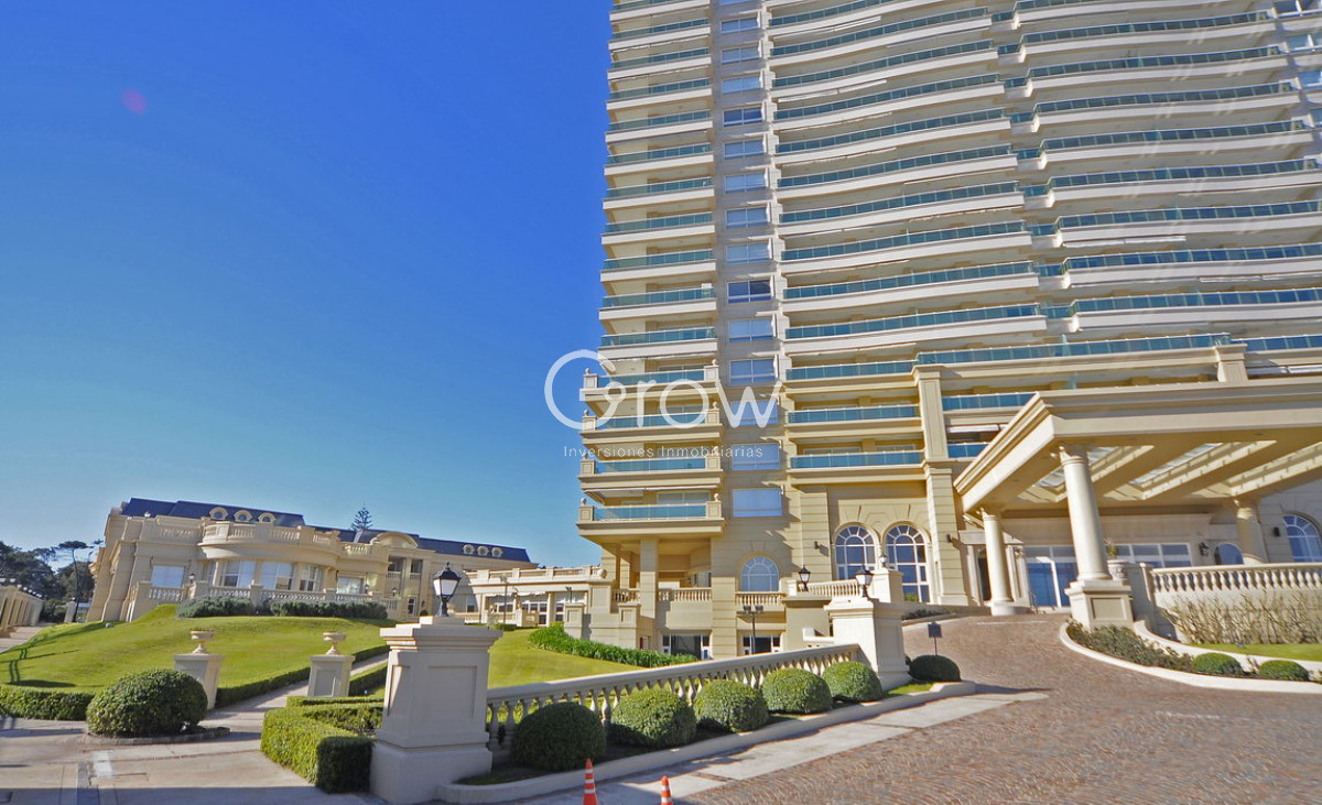 Apartamento ID.2585 - Le Jardin, esquinero piso alto, garaje doble.