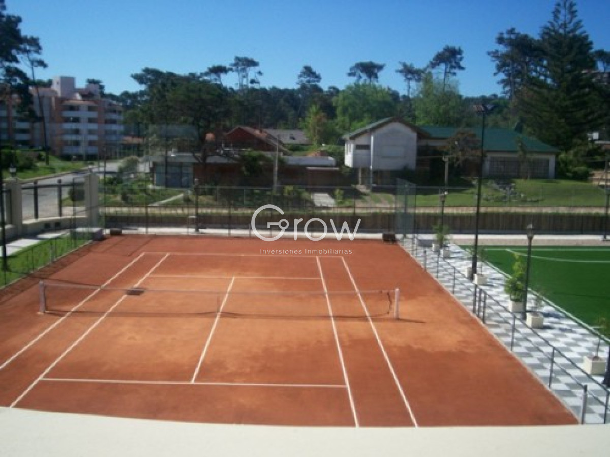 Apartamento ID.2585 - Le Jardin, esquinero piso alto, garaje doble.