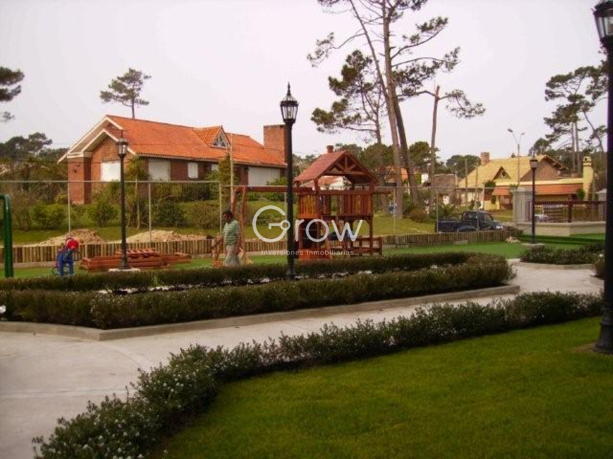 Apartamento ID.2585 - Le Jardin, esquinero piso alto, garaje doble.