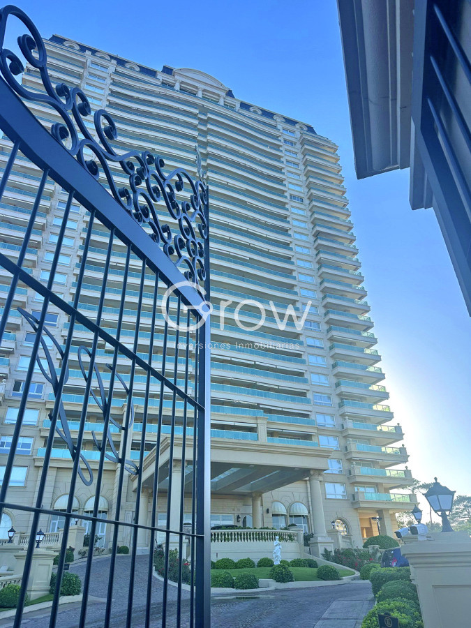 Apartamento ID.2585 - Le Jardin, esquinero piso alto, garaje doble.