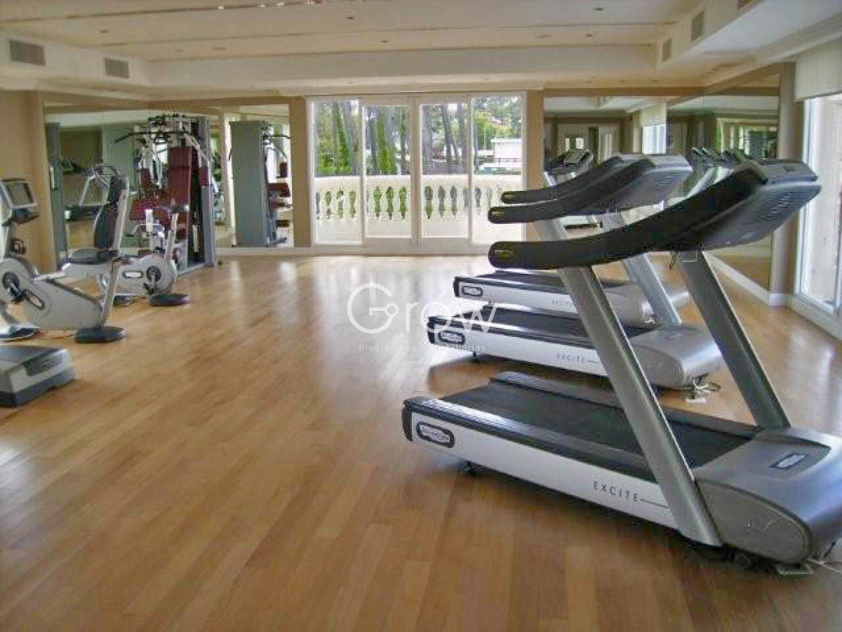 Apartamento ID.2585 - Le Jardin, esquinero piso alto, garaje doble.