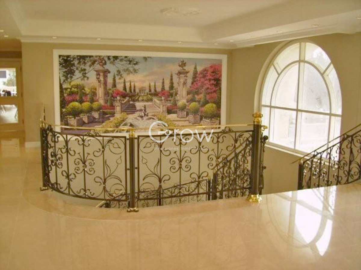 Apartamento ID.2585 - Le Jardin, esquinero piso alto, garaje doble.