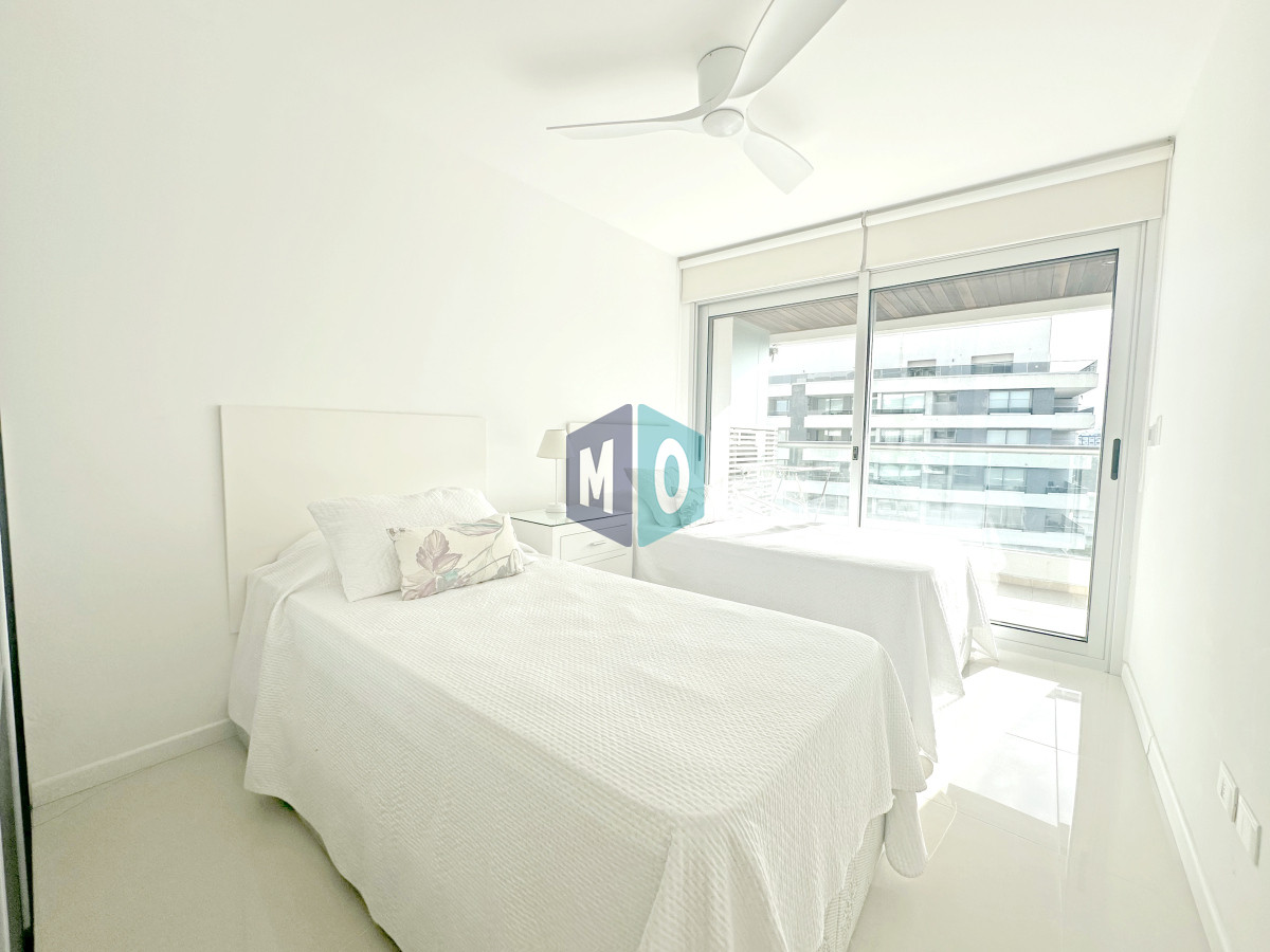 Apartamento ID.1054 - Icon Brava, 2 dorm, 2 baños, losa radiante, garaje, baulera.
