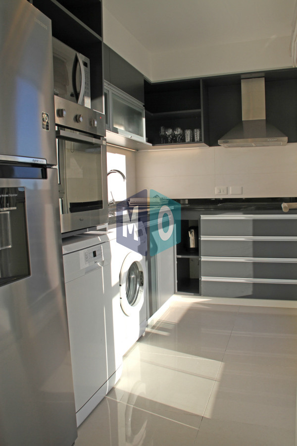Apartamento ID.1054 - Icon Brava, 2 dorm, 2 baños, losa radiante, garaje, baulera.