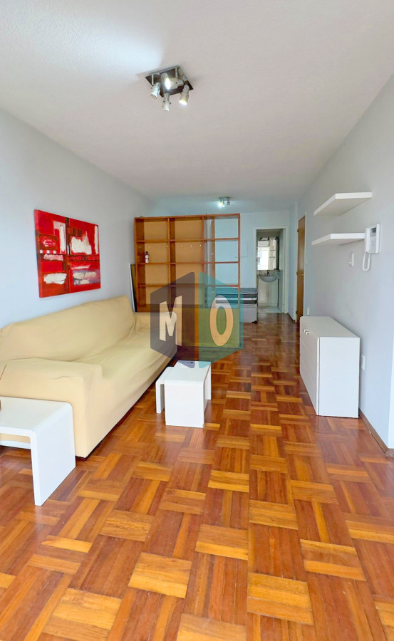 Apartamento ID.1014 - Punta Carretas, sobre Av Sarmiento, al frente. Gran terraza.