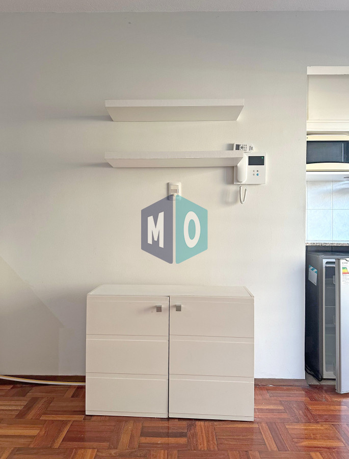Apartamento ID.1014 - Punta Carretas, sobre Av Sarmiento, al frente. Gran terraza.