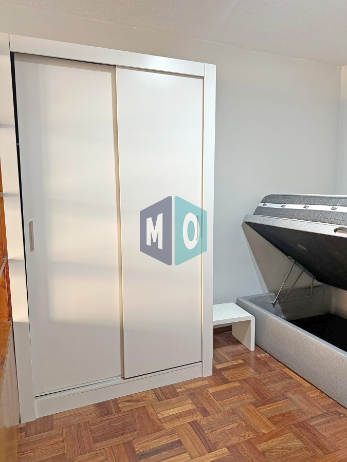 Apartamento ID.1014 - Punta Carretas, sobre Av Sarmiento, al frente. Gran terraza.