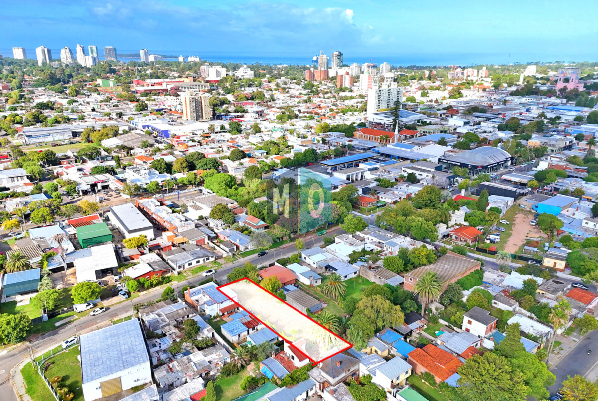 Terreno ID.1154 - Maldonado, calle Ituzaingó, Apto para bloque, Apto vivienda social.