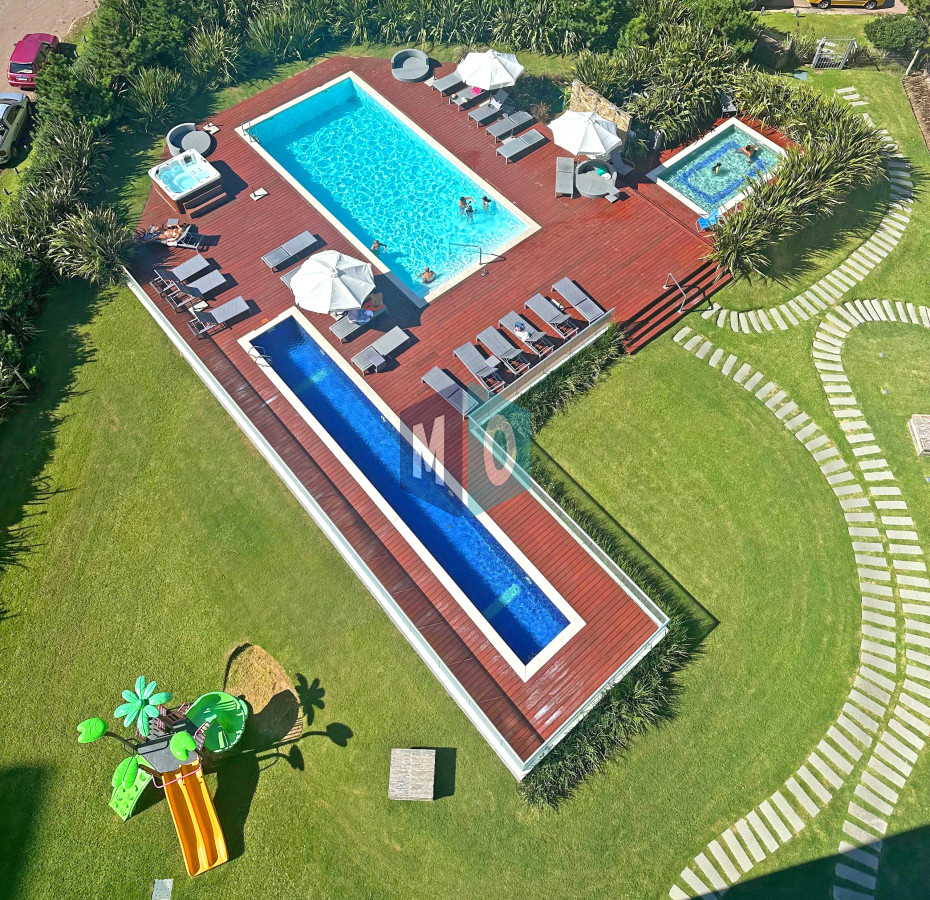 Apartamento ID.1054 - Icon Brava, 2 dorm, 2 baños, losa radiante, garaje, baulera.