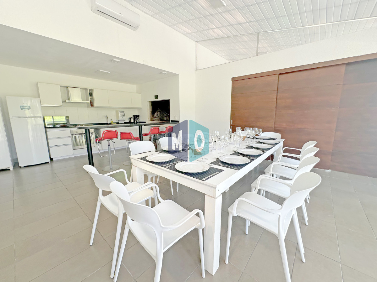 Apartamento ID.1054 - Icon Brava, 2 dorm, 2 baños, losa radiante, garaje, baulera.