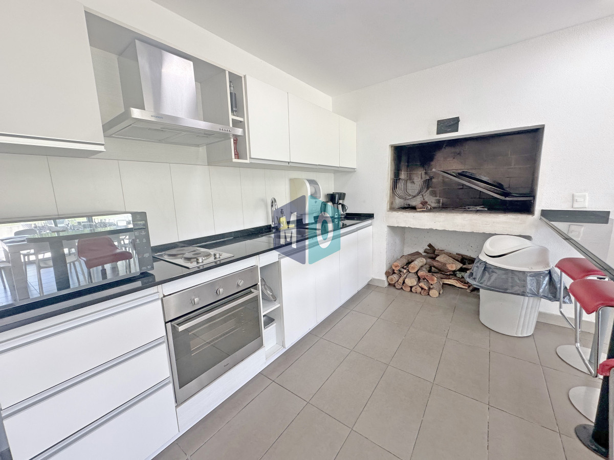 Apartamento ID.1054 - Icon Brava, 2 dorm, 2 baños, losa radiante, garaje, baulera.