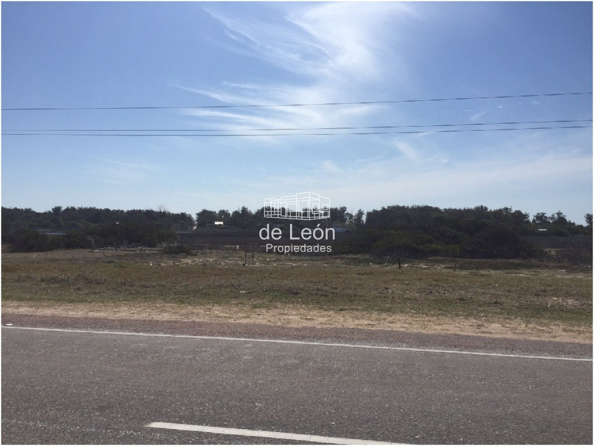 Terreno ID.15305 - Terreno en Santa Mónica, primera fila, sobre ruta 10. 