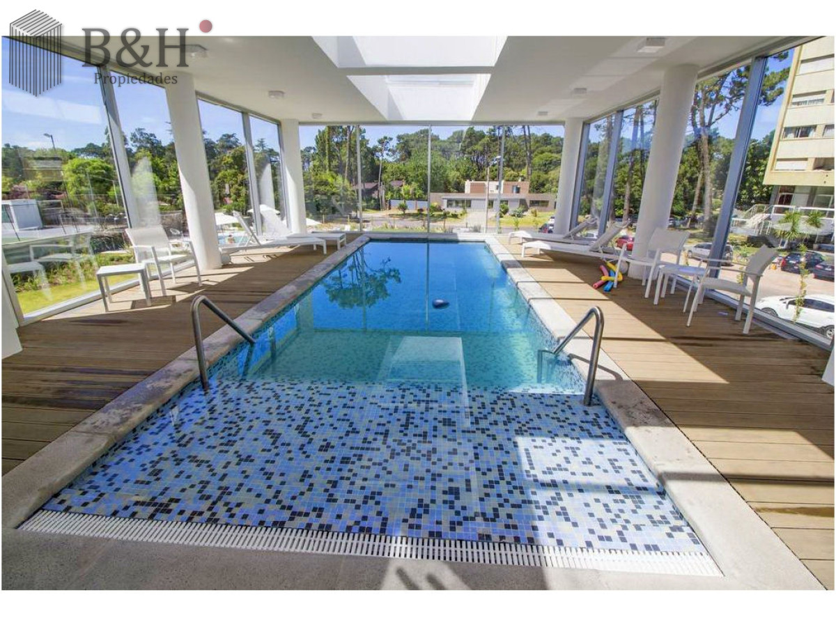 Apartamento ID.5500 - Moderno, 1 dorm definido, Wifi, edificio con servicios.