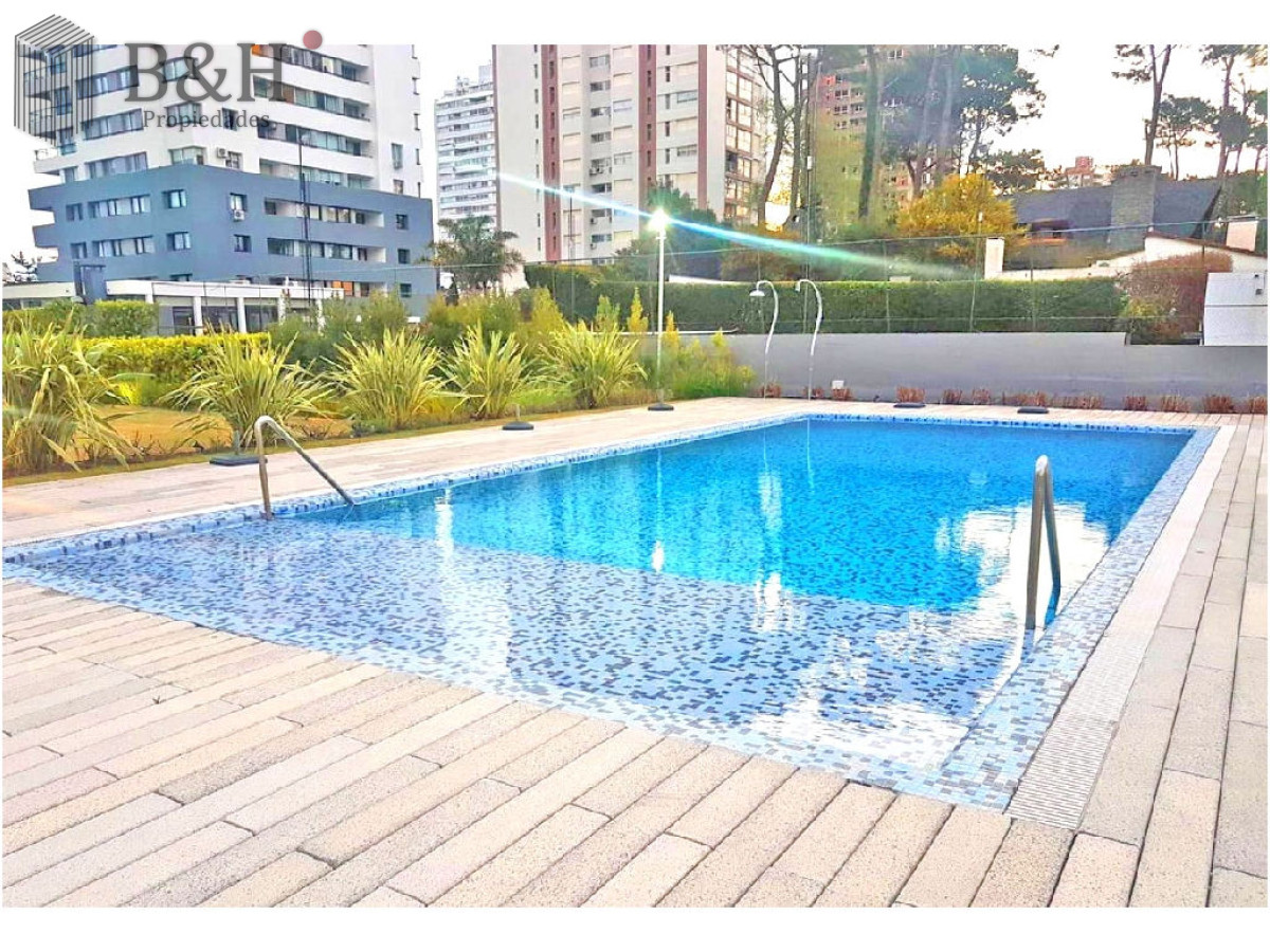 Apartamento ID.5500 - Moderno, 1 dorm definido, Wifi, edificio con servicios.