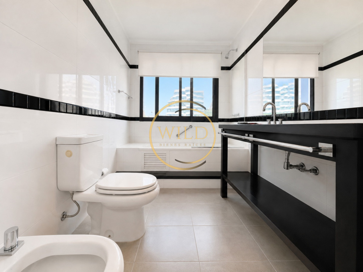Casa ID.2546 - Exclusivo barrio privado, 3 suites + servicio completo, pileta. Losa radiante