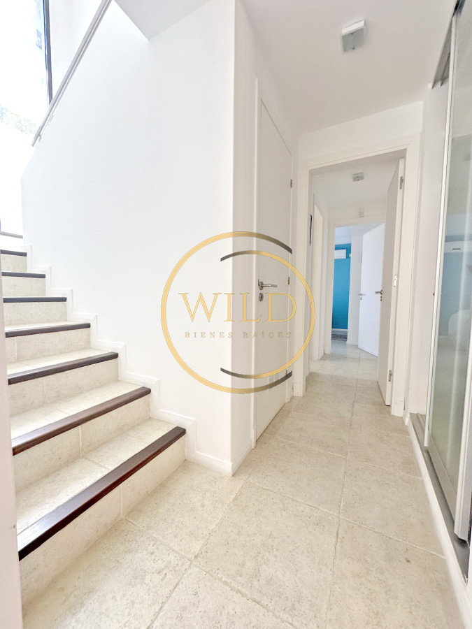 Casa ID.2546 - Exclusivo barrio privado, 3 suites + servicio completo, pileta. Losa radiante