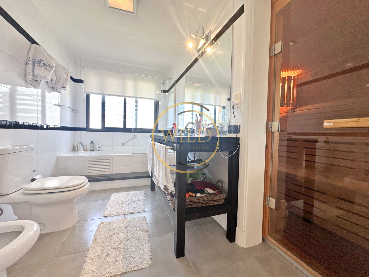 Casa ID.2546 - Exclusivo barrio privado, 3 suites + servicio completo, pileta. Losa radiante
