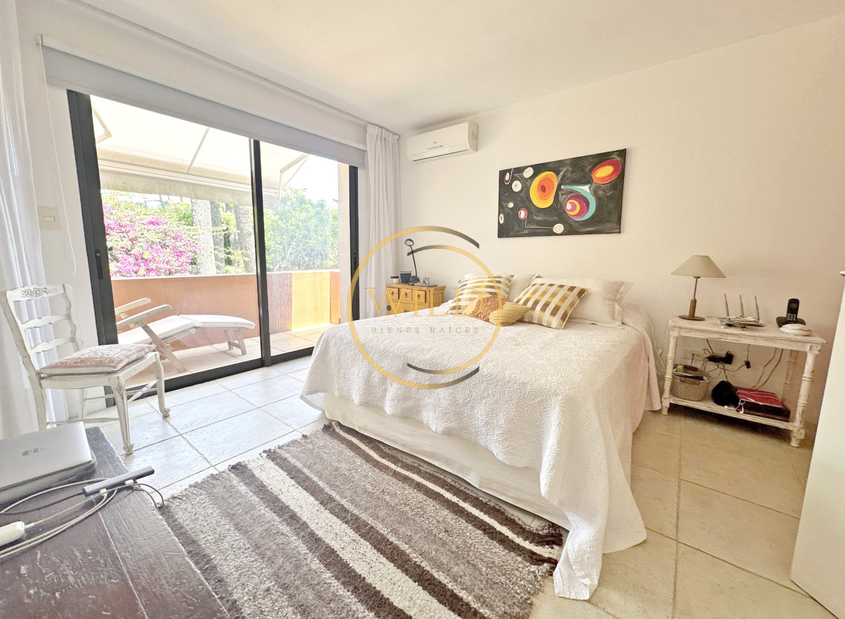 Casa ID.2546 - Exclusivo barrio privado, 3 suites + servicio completo, pileta. Losa radiante