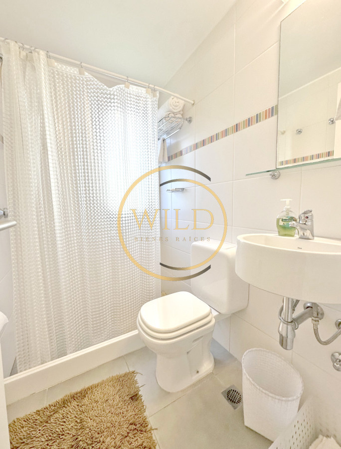 Casa ID.2546 - Exclusivo barrio privado, 3 suites + servicio completo, pileta. Losa radiante