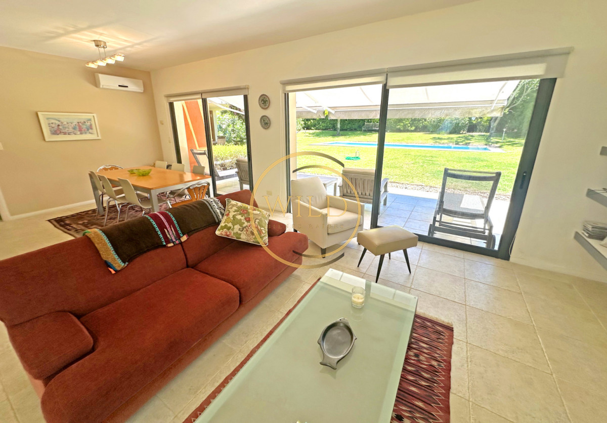 Casa ID.2546 - Exclusivo barrio privado, 3 suites + servicio completo, pileta. Losa radiante