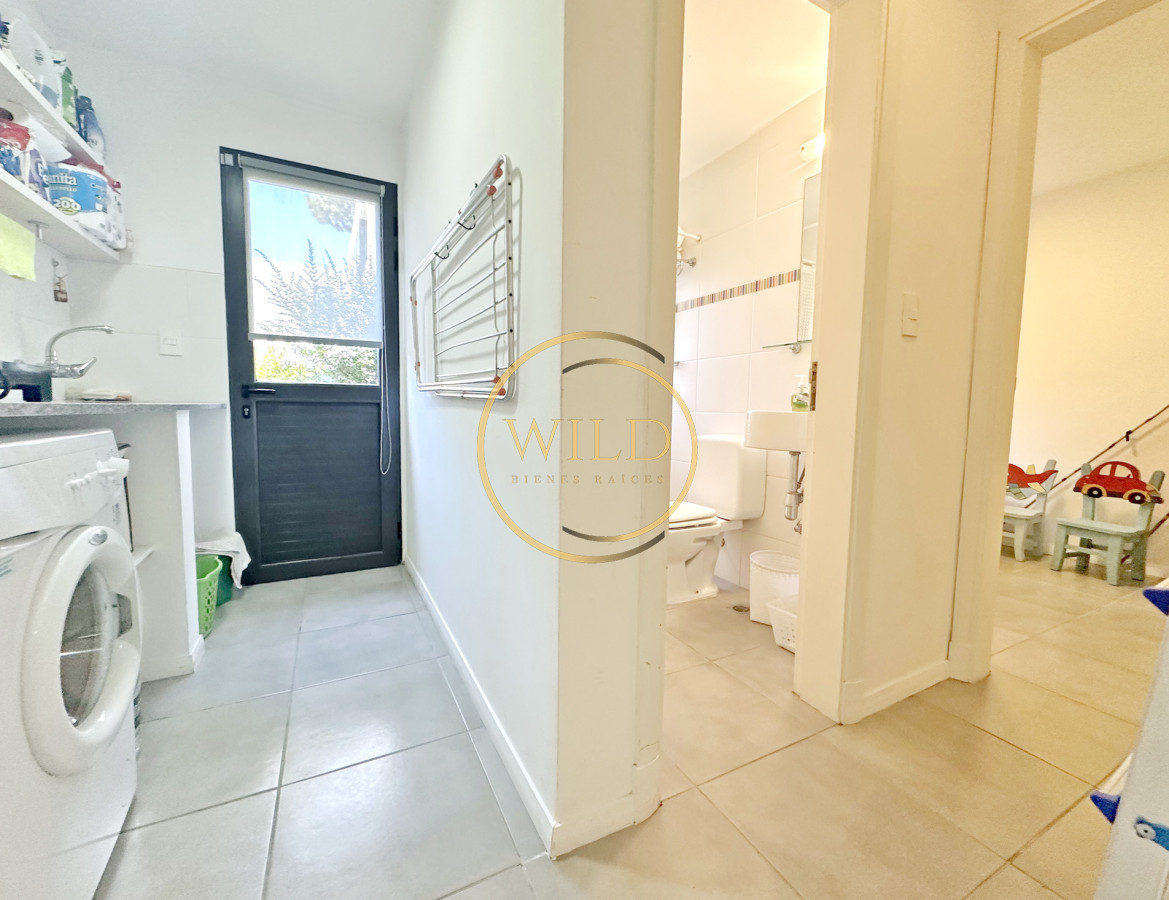 Casa ID.2546 - Exclusivo barrio privado, 3 suites + servicio completo, pileta. Losa radiante