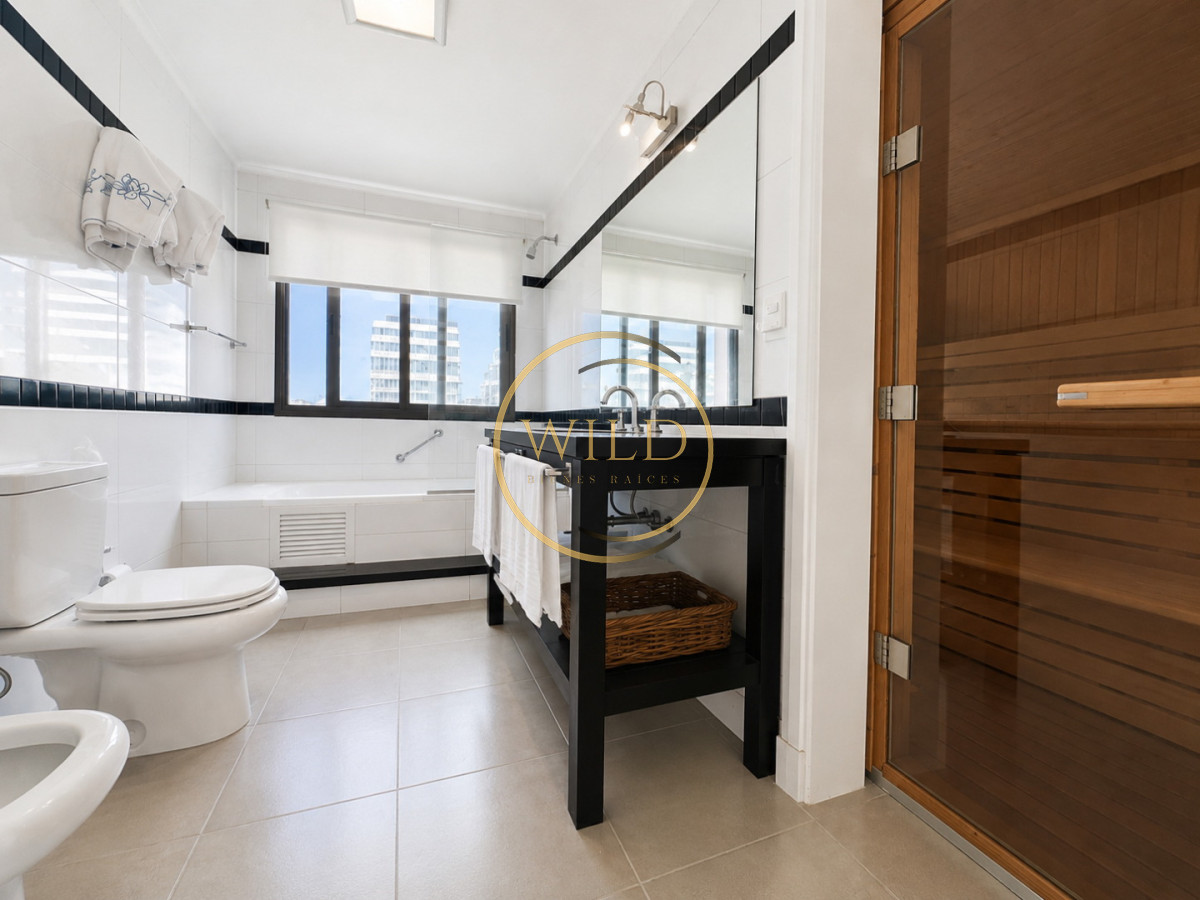 Casa ID.2546 - Exclusivo barrio privado, 3 suites + servicio completo, pileta. Losa radiante