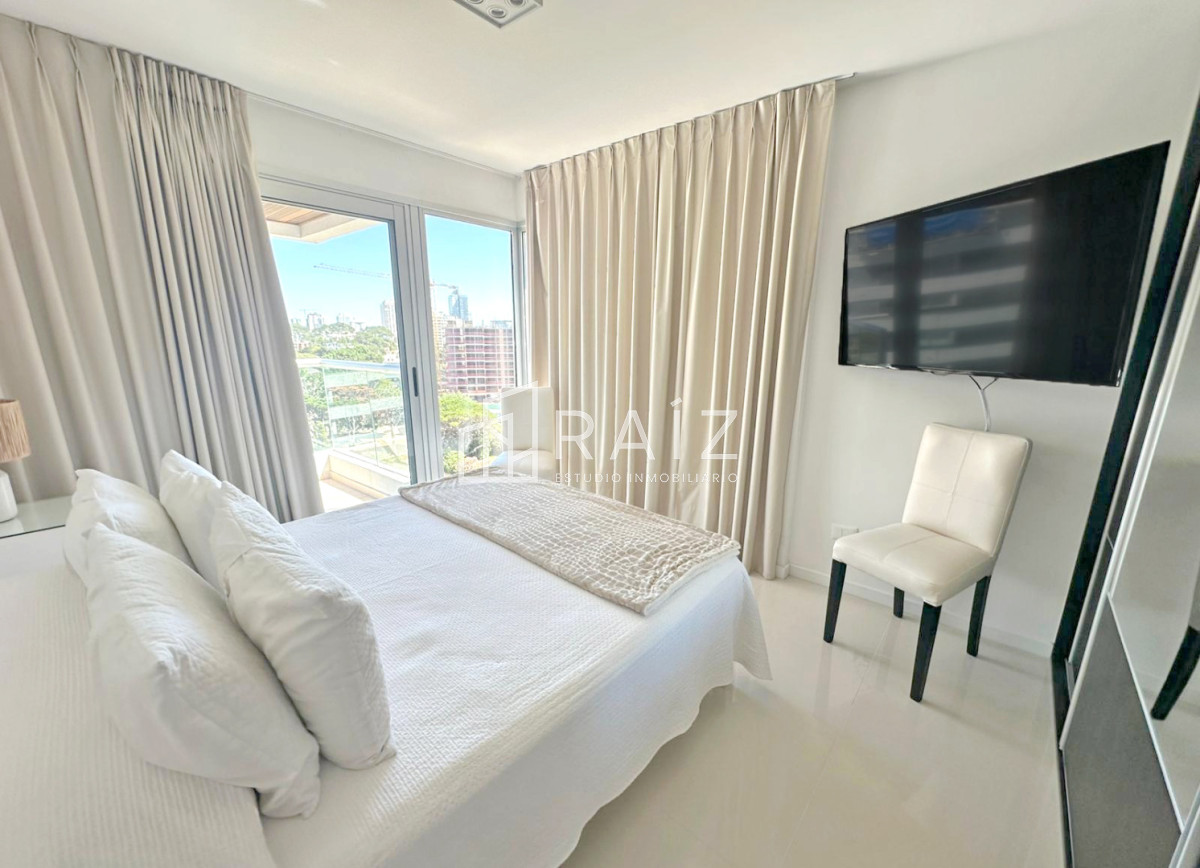 Apartamento ID.10849 - Icon Brava, 2 dorm, 2 baños, losa radiante, garaje, baulera.