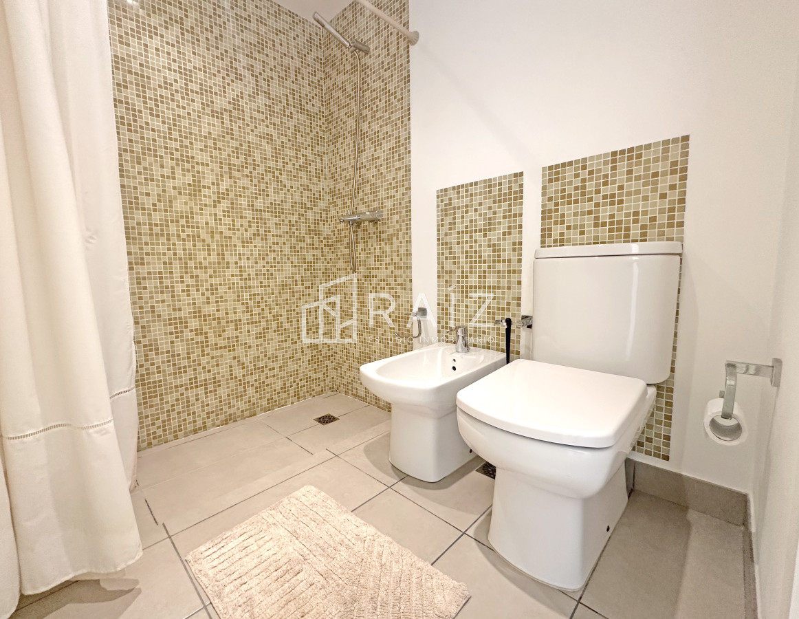 Apartamento ID.10849 - Icon Brava, 2 dorm, 2 baños, losa radiante, garaje, baulera.