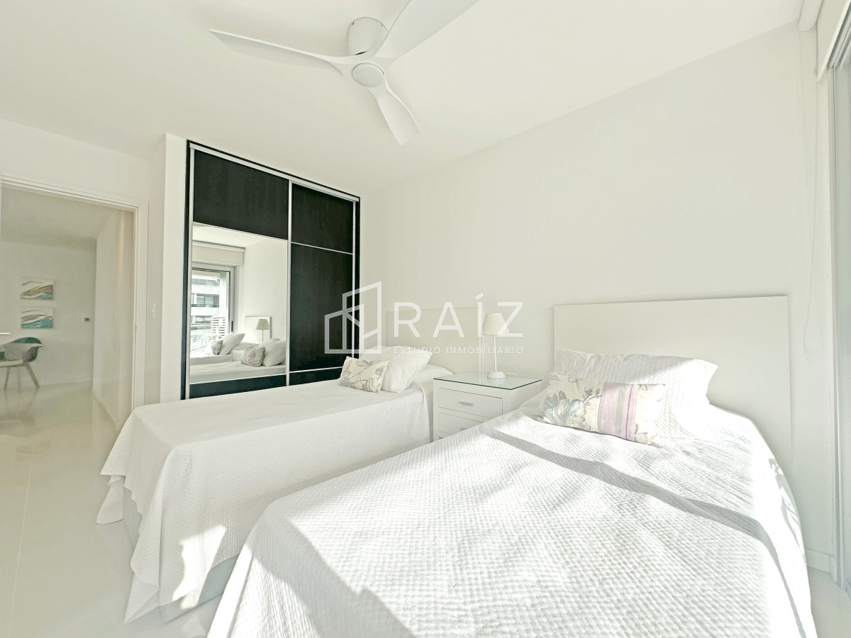 Apartamento ID.10849 - Icon Brava, 2 dorm, 2 baños, losa radiante, garaje, baulera.