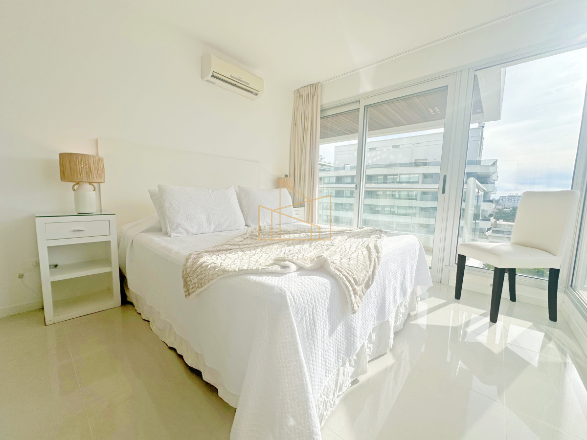 Apartamento ID.653 - Icon Brava, 2 dorm, 2 baños, losa radiante, garaje, baulera.