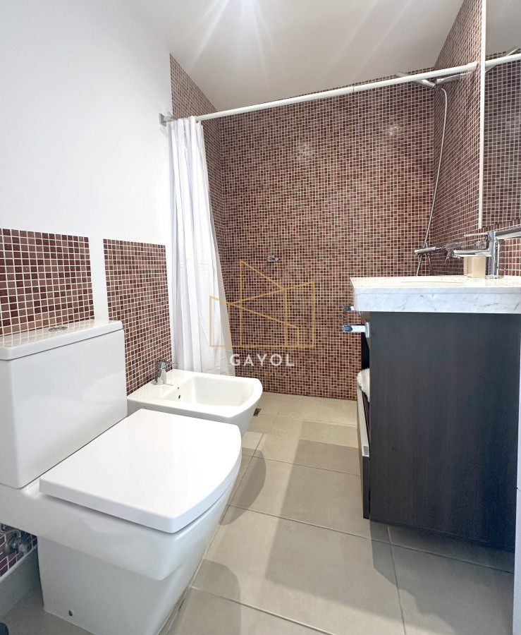 Apartamento ID.653 - Icon Brava, 2 dorm, 2 baños, losa radiante, garaje, baulera.