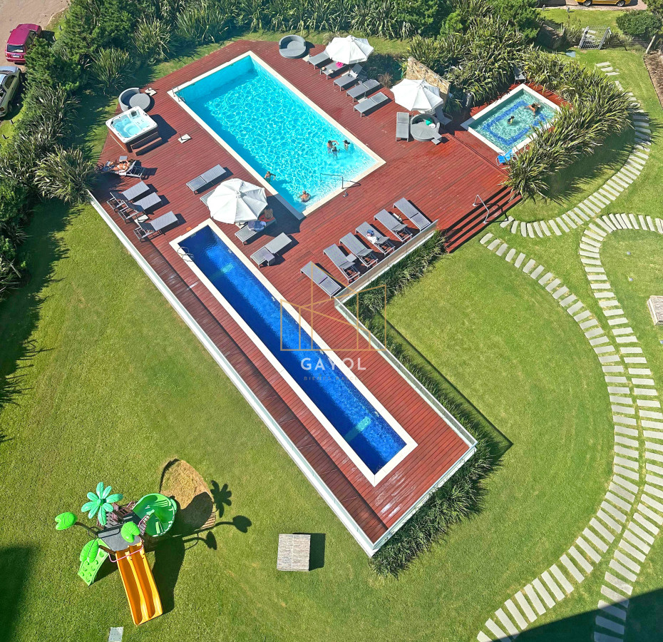 Apartamento ID.653 - Icon Brava, 2 dorm, 2 baños, losa radiante, garaje, baulera.