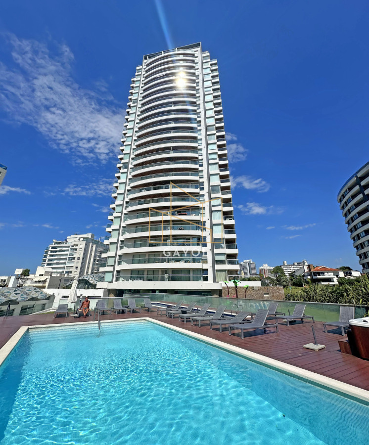 Apartamento ID.653 - Icon Brava, 2 dorm, 2 baños, losa radiante, garaje, baulera.