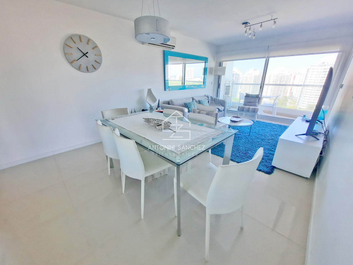 Apartamento ID.2362 - Brava, piso alto, 2 dorm, losa radiante. Full amenities.
