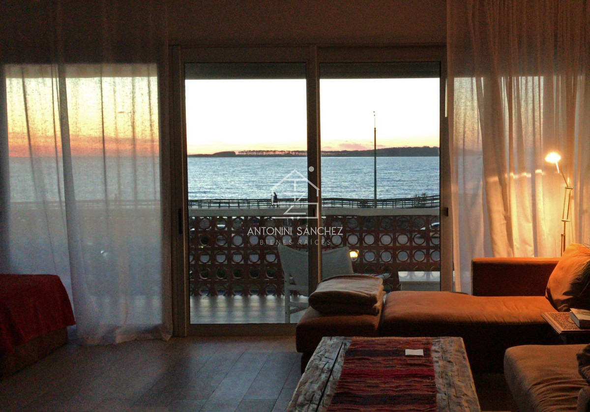 Apartamento ID.2358 - Playa Mansa, primera fila con toda la vista