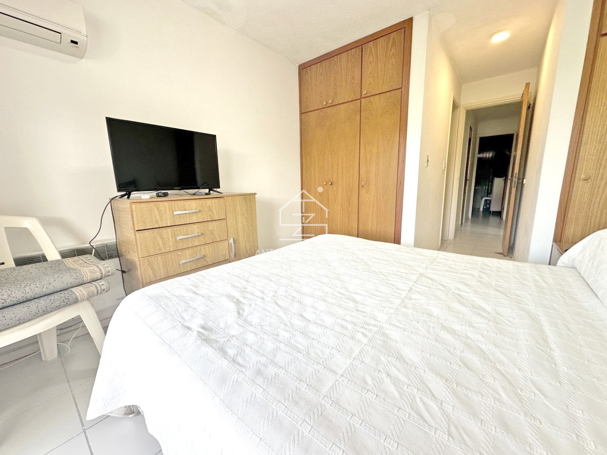 Apartamento ID.2363 - REBAJADO!! Dúplex con barbacoa propia. 3 dorm. Garaje, mucamas. Bajos gastos.
