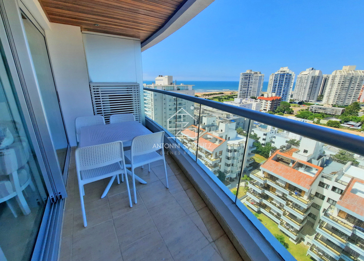 Apartamento ID.2362 - Brava, piso alto, 2 dorm, losa radiante. Full amenities.