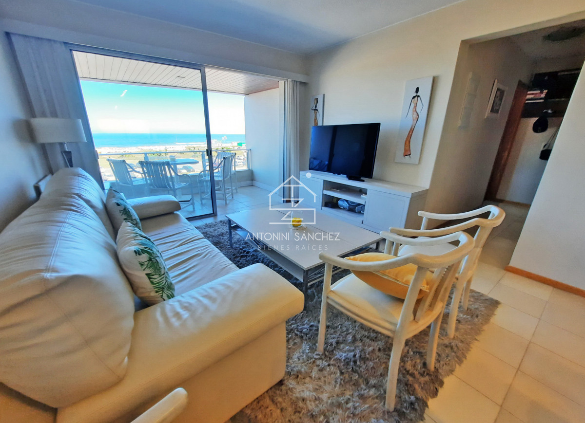 Apartamento ID.2357 - Brava, primera fila, todo al frente. 2 dorm. Garaje