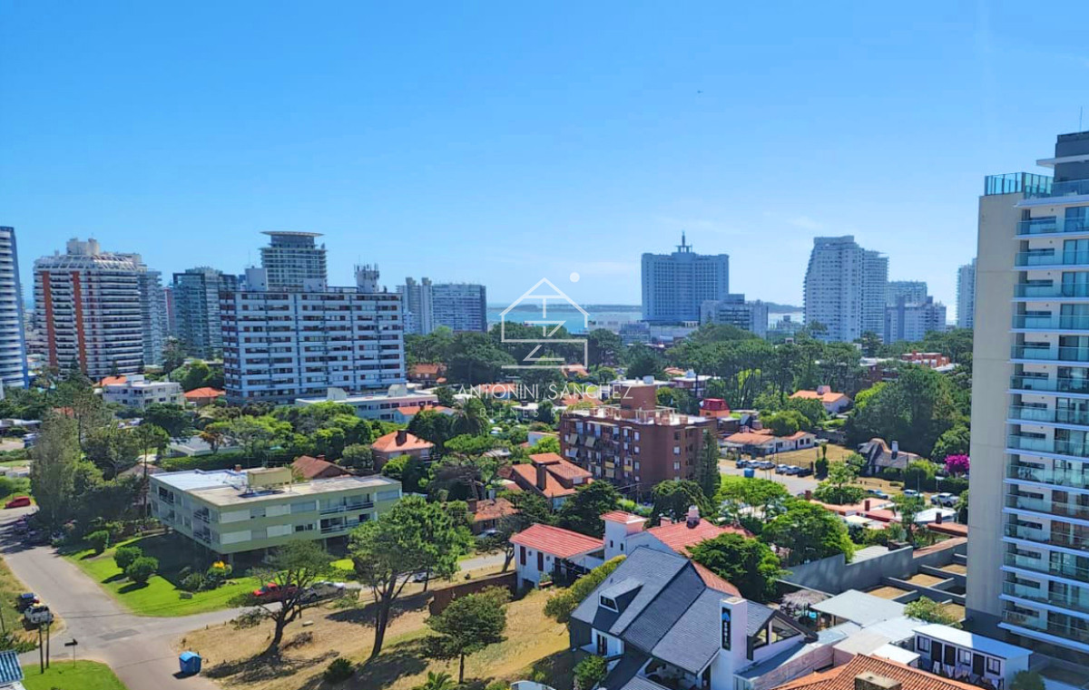 Apartamento ID.2362 - Brava, piso alto, 2 dorm, losa radiante. Full amenities.