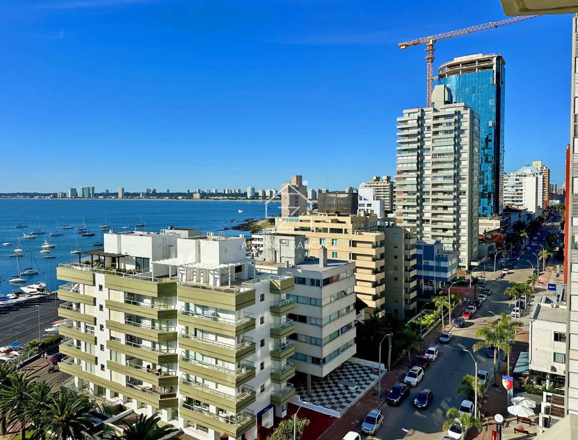 Apartamento ID.2359 - Orden de venta! Piso alto en el puerto con toda la vista. 