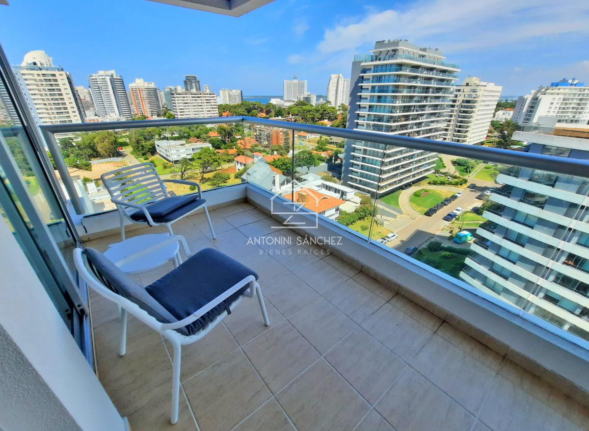 Apartamento ID.2362 - Brava, piso alto, 2 dorm, losa radiante. Full amenities.