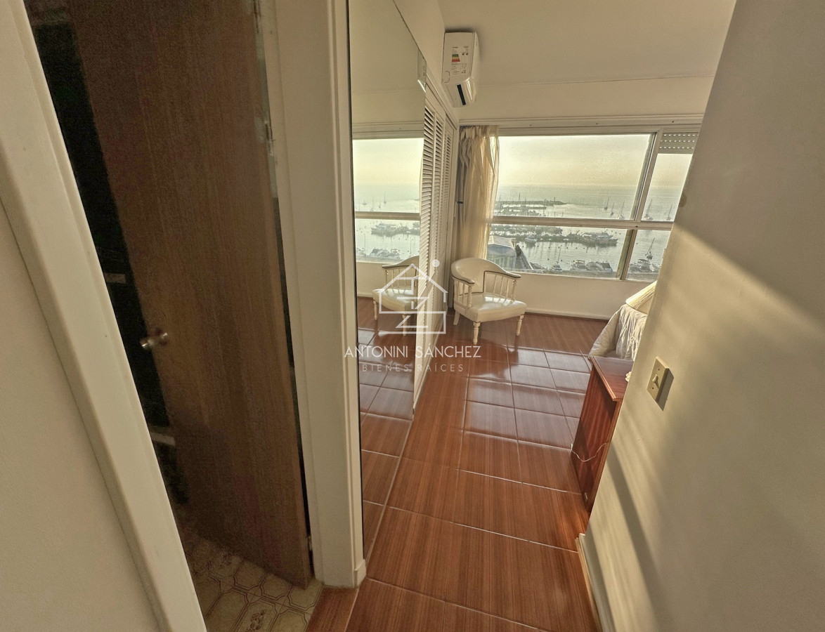 Apartamento ID.2359 - Orden de venta! Piso alto en el puerto con toda la vista. 