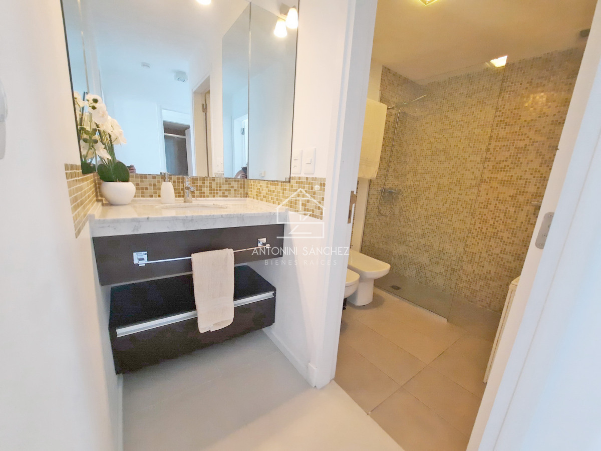 Apartamento ID.2362 - Brava, piso alto, 2 dorm, losa radiante. Full amenities.