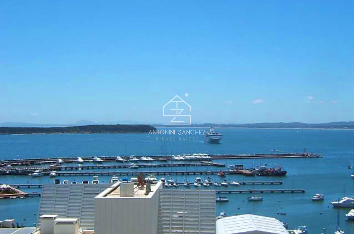 Apartamento ID.2359 - Orden de venta! Piso alto en el puerto con toda la vista. 
