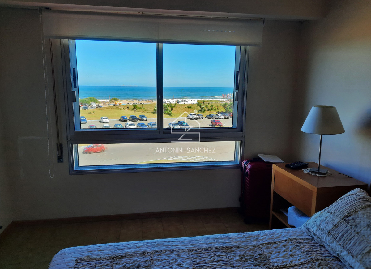 Apartamento ID.2357 - Brava, primera fila, todo al frente. 2 dorm. Garaje
