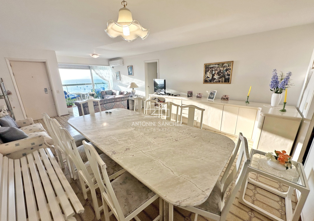 Apartamento ID.2359 - Orden de venta! Piso alto en el puerto con toda la vista. 