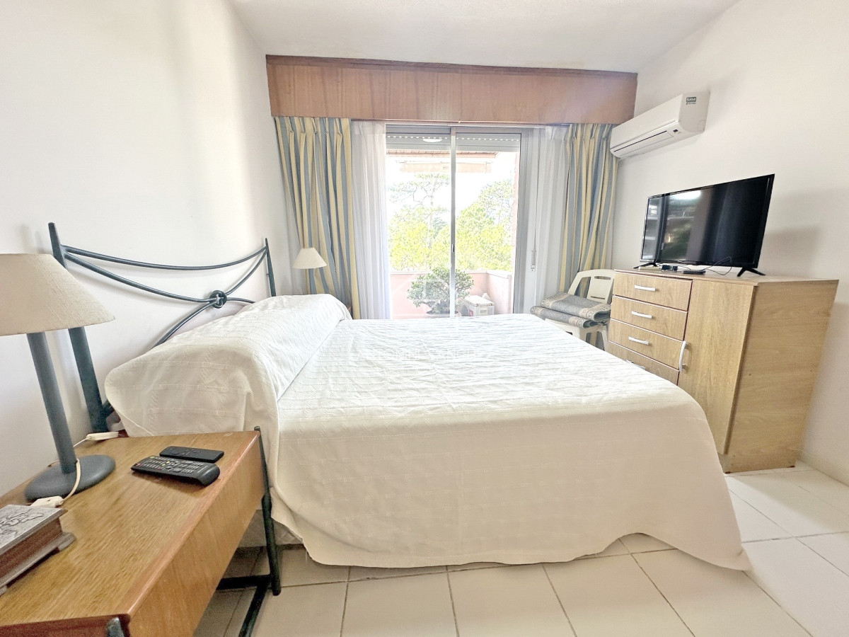 Apartamento ID.2363 - REBAJADO!! Dúplex con barbacoa propia. 3 dorm. Garaje, mucamas. Bajos gastos.