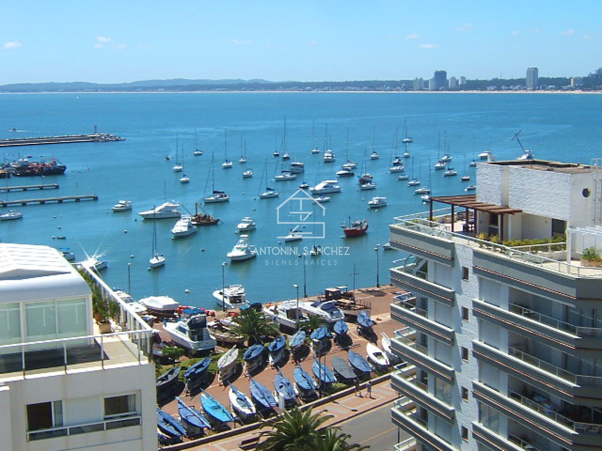 Apartamento ID.2359 - Orden de venta! Piso alto en el puerto con toda la vista. 