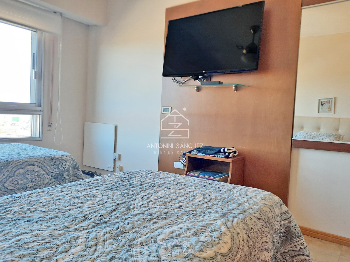Apartamento ID.2357 - Brava, primera fila, todo al frente. 2 dorm. Garaje
